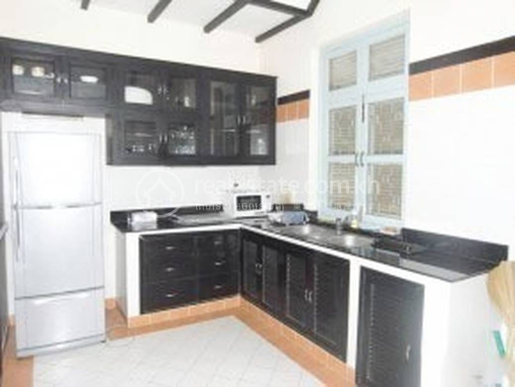 วิลล่า สำหรับขาย ใน Daun Penh $1,700,000