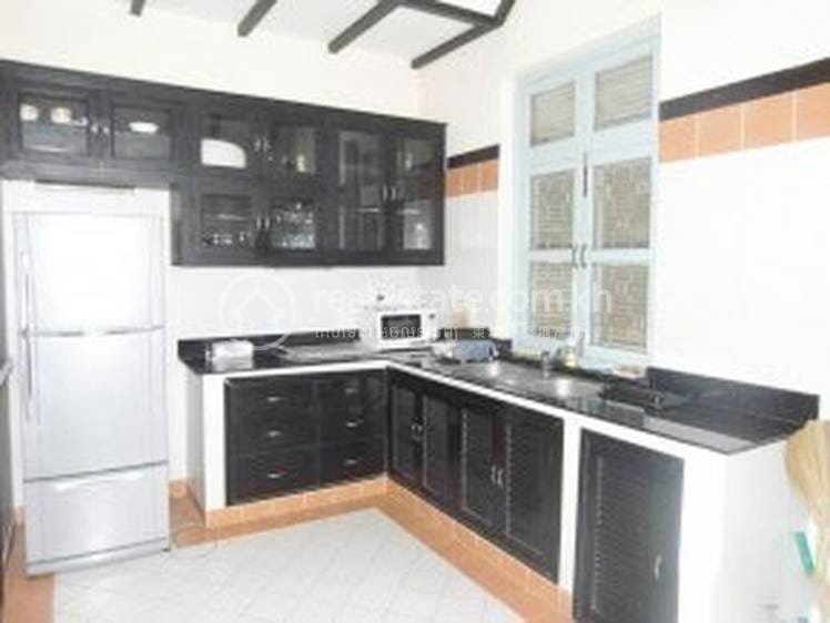 วิลล่า สำหรับขาย ใน Daun Penh $1,700,000