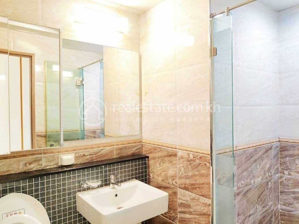 De Castle Royal Condominium | BKK 1 Condo Na prodej in BKK 1