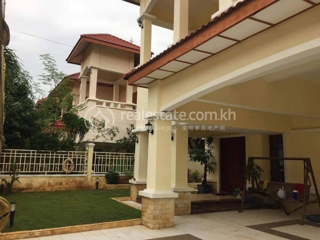 Villa For Rent with 2 Parking Space