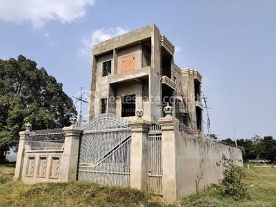 Anlong RomietHouse and lot出售，位于Anlong Romiet