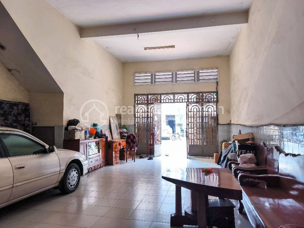 ตึกแถว For Sale & Rent ใน Daun Penh $350,000
