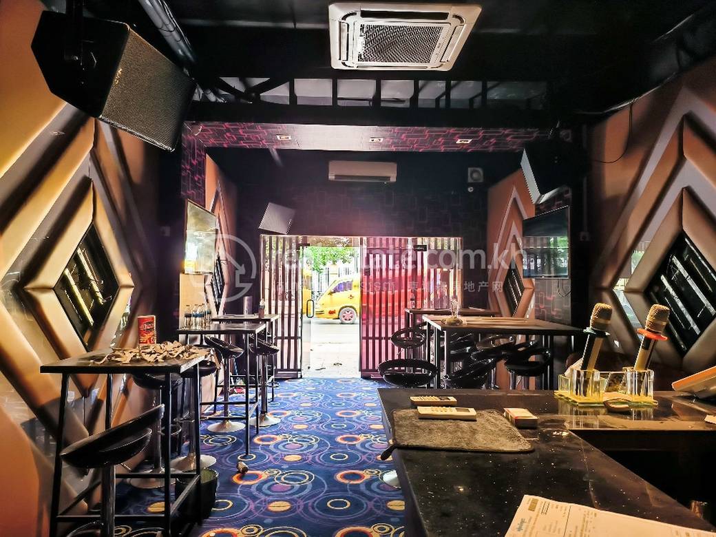 Shophouse For Rent in Daun Penh $2,500