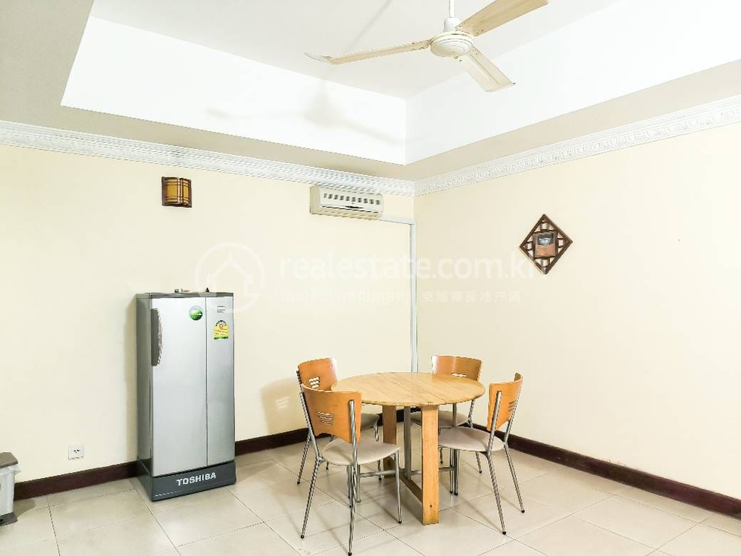 Apartment For Rent in Srah Chak, Daun Penh, Phnom Penh