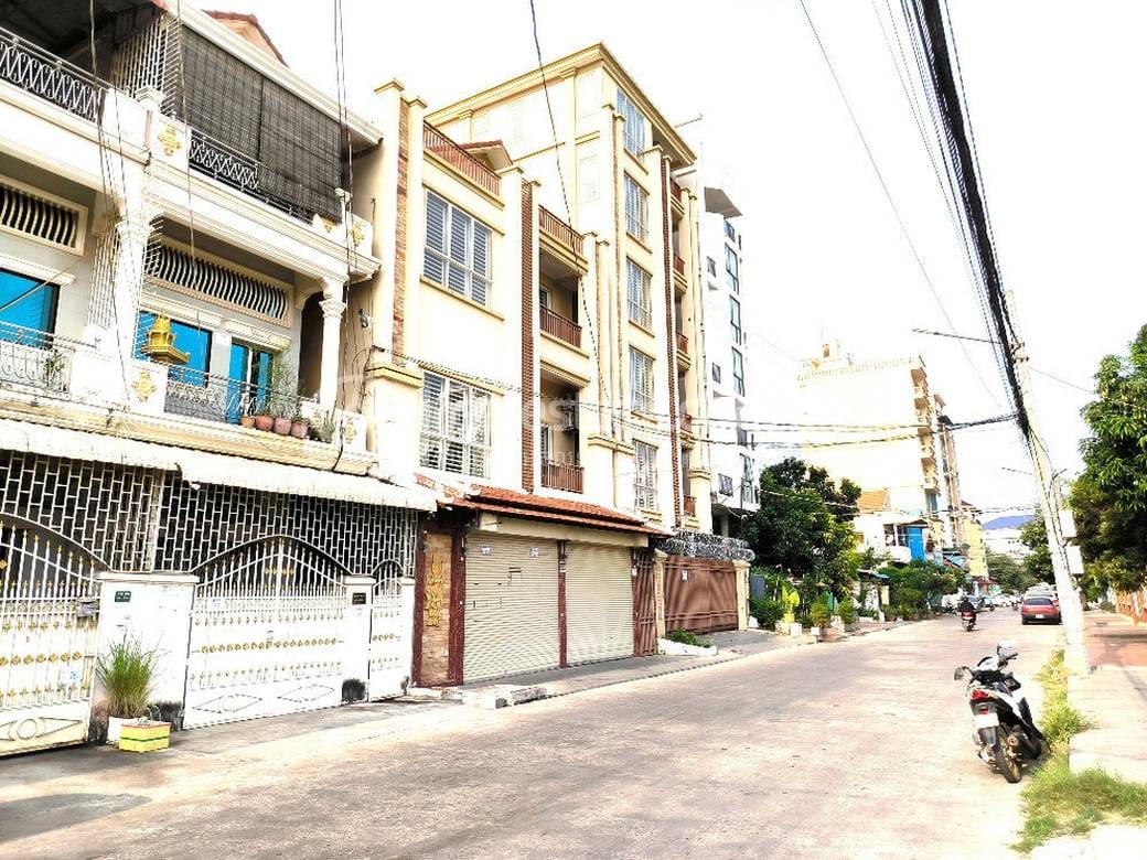 144 sqm Living Size Flat For Sale in Toul Kork