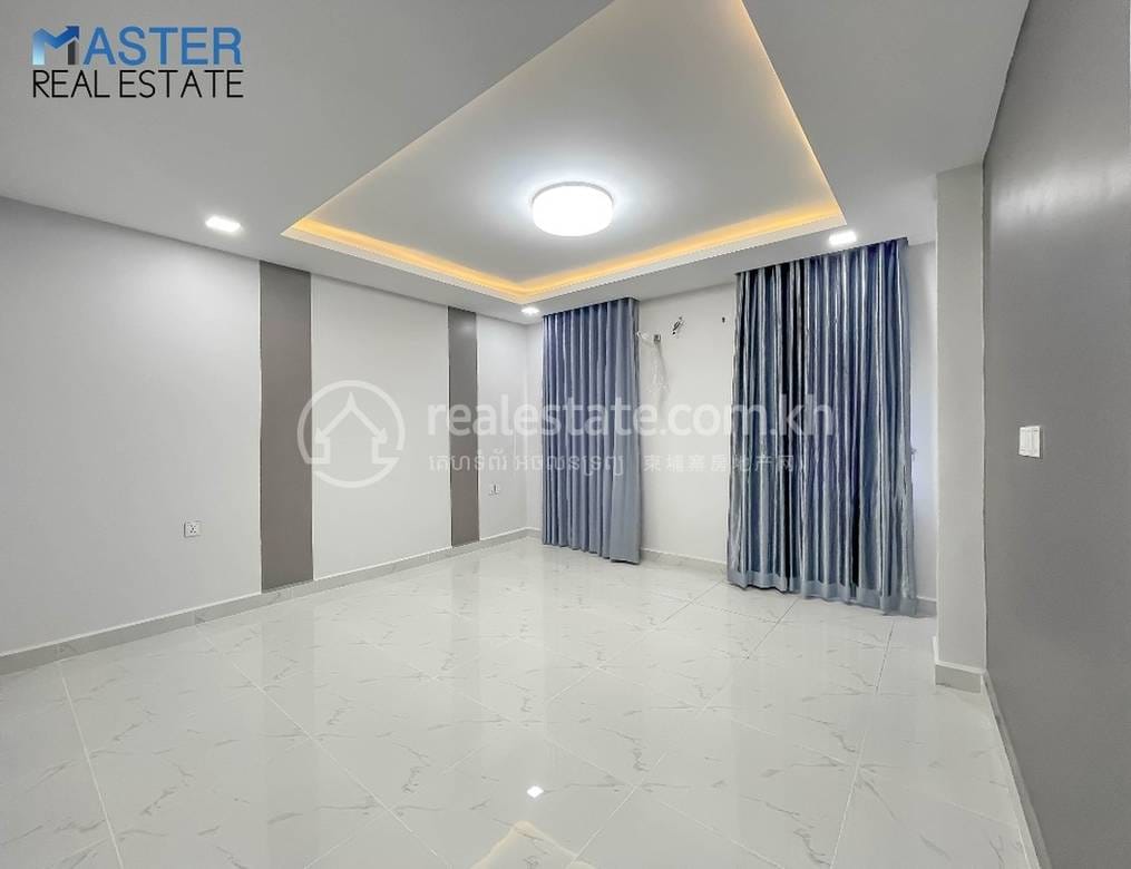 Shophouse Na prodej in Chbar Ampov $220,000