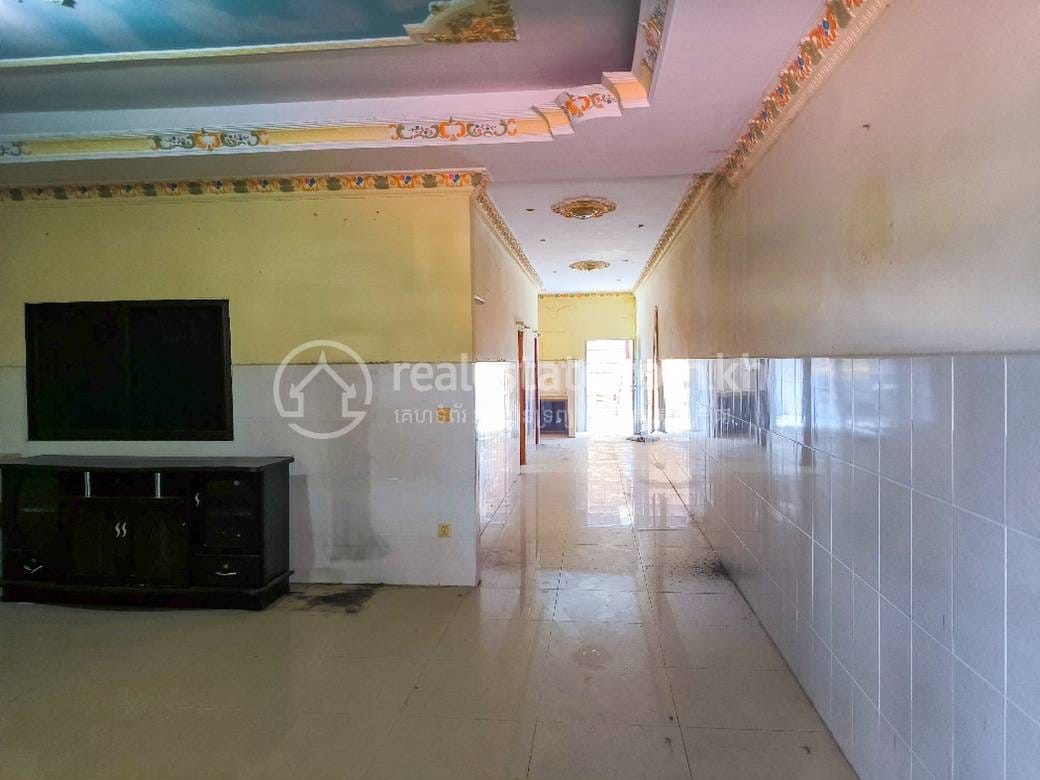 5 Bedrooms Flat House Na prodej for $250,000
