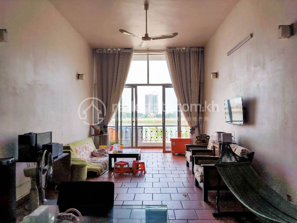 Flat House Na prodej in Daun Penh $200,000