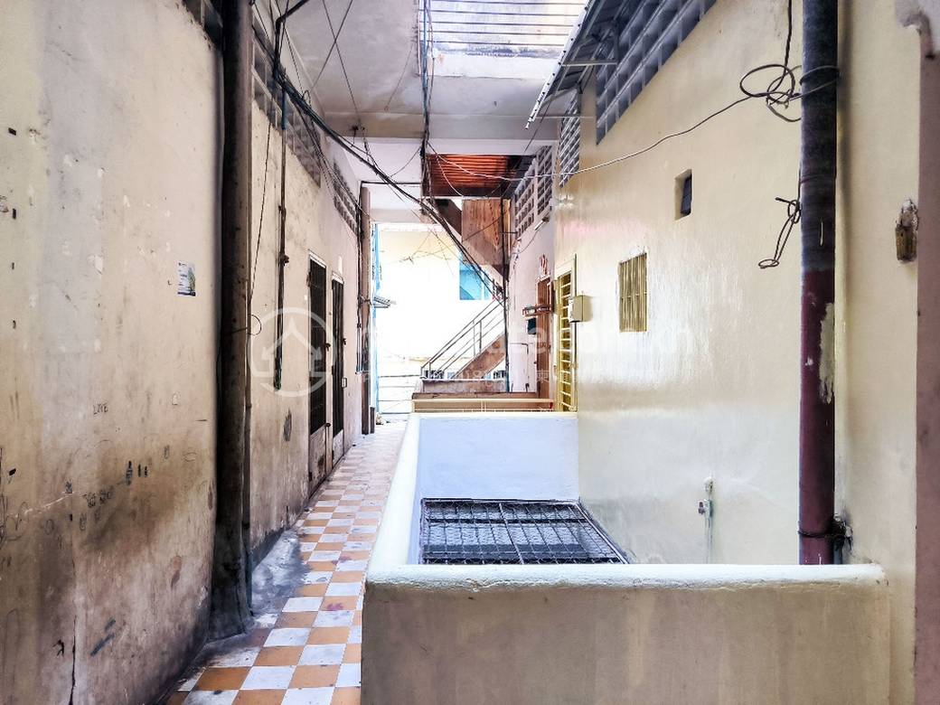 Flat House Na prodej in Chey Chumneah, Daun Penh, Phnom Penh