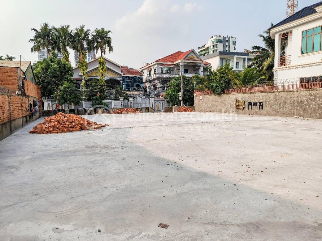 Toul Kork Lot For Rent in Boeung Kak 1 Toul Kork $3,000
