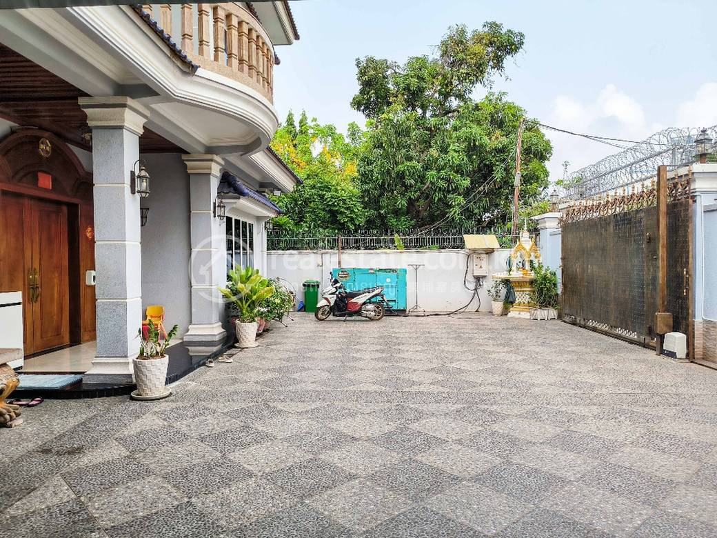 Toul Kork别墅出售，价格$1,800,000