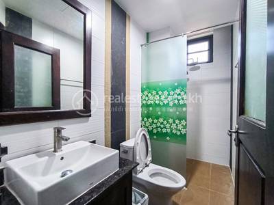 Boeung Prolit, 7 Makara, Phnom Penh
