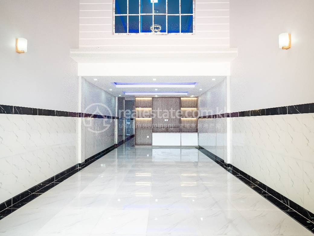 Chbar Ampov套房出售，价格$158,000