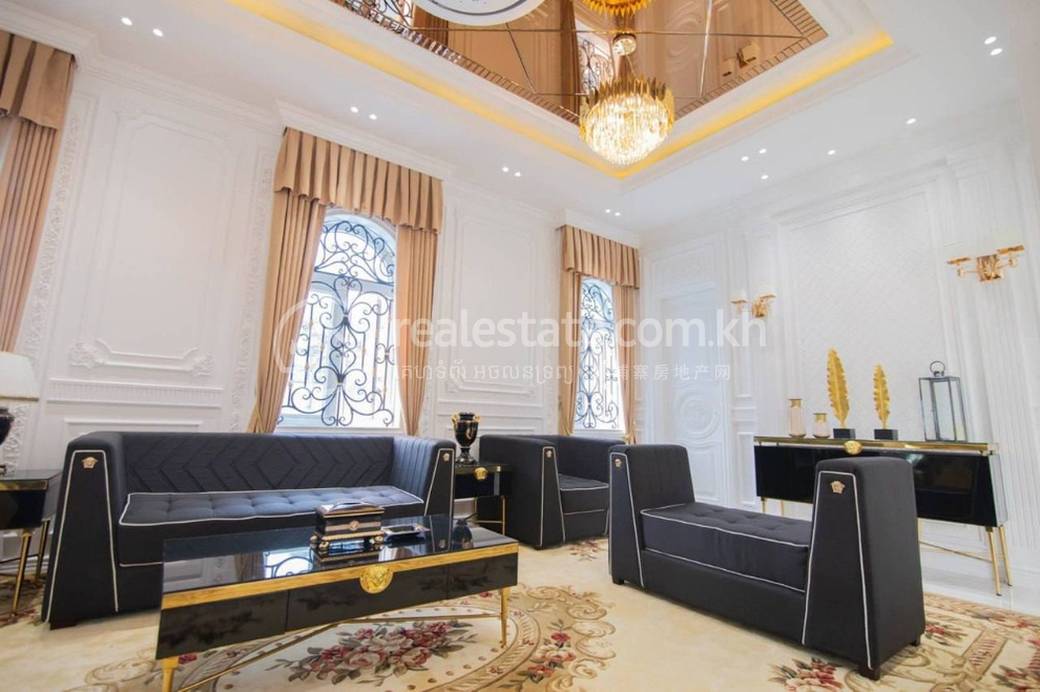 Villa For Sale with 4 Parking Space