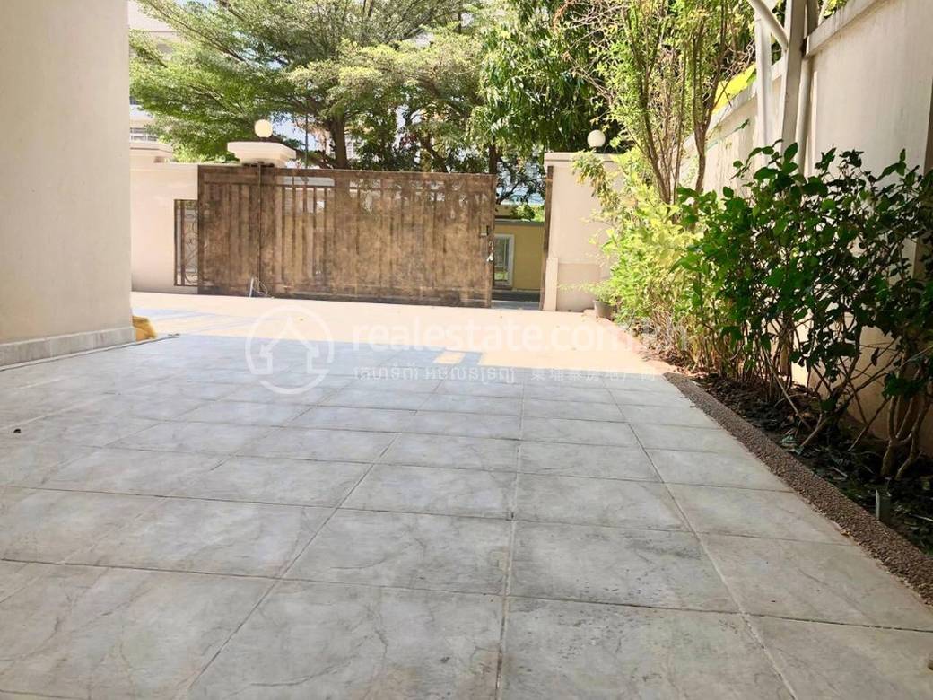 Twin Villa For Sale in Nirouth, Chbar Ampov, Phnom Penh