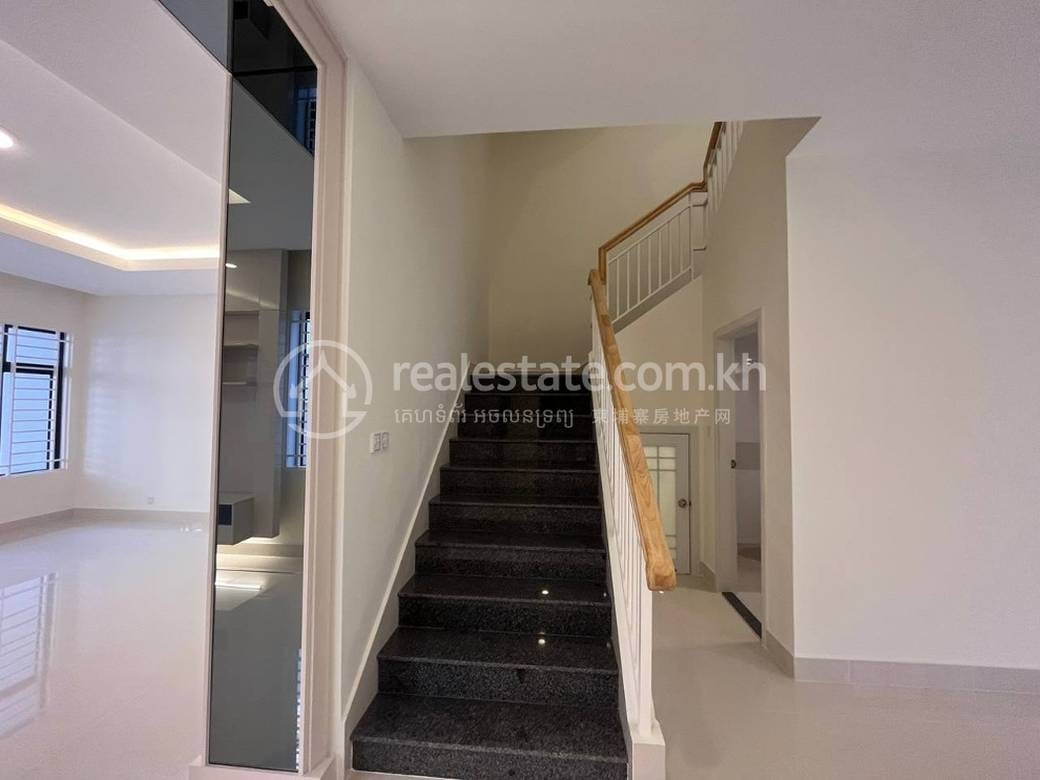 House and lot For Rent in 13 Street, Cheung Aek, Dangkao, Phnom Penh