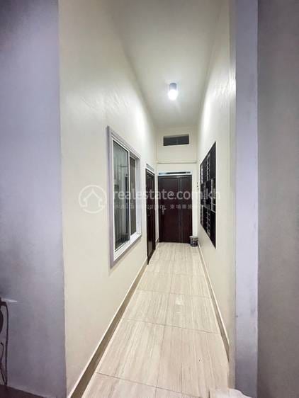Flat House Na prodej in Chamkarmon $790,000