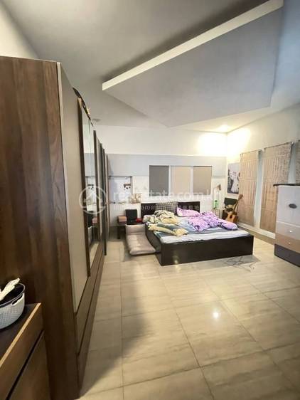 200 sqm Living Size Flat House Na prodej in Chamkarmon