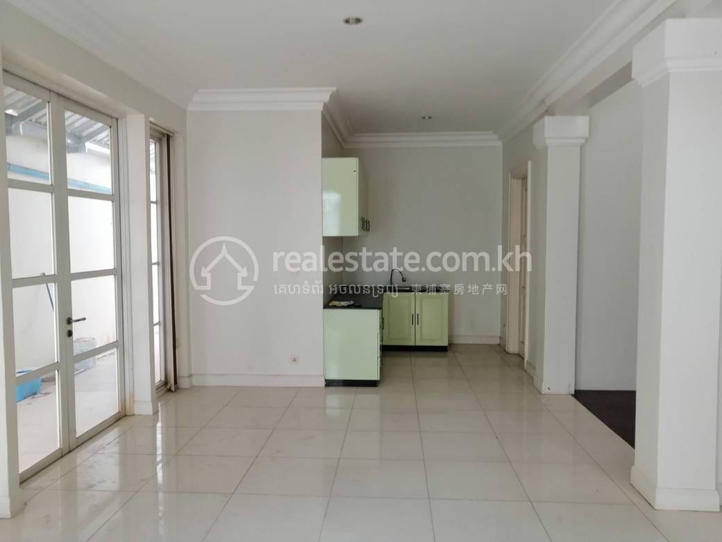 Grand Phnom Penh International City | 3 sqm Living Size Вилла Для Продажи in Sen Sok