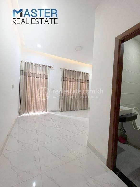 Shophouse For Sale & Rent with 1 Parking Space