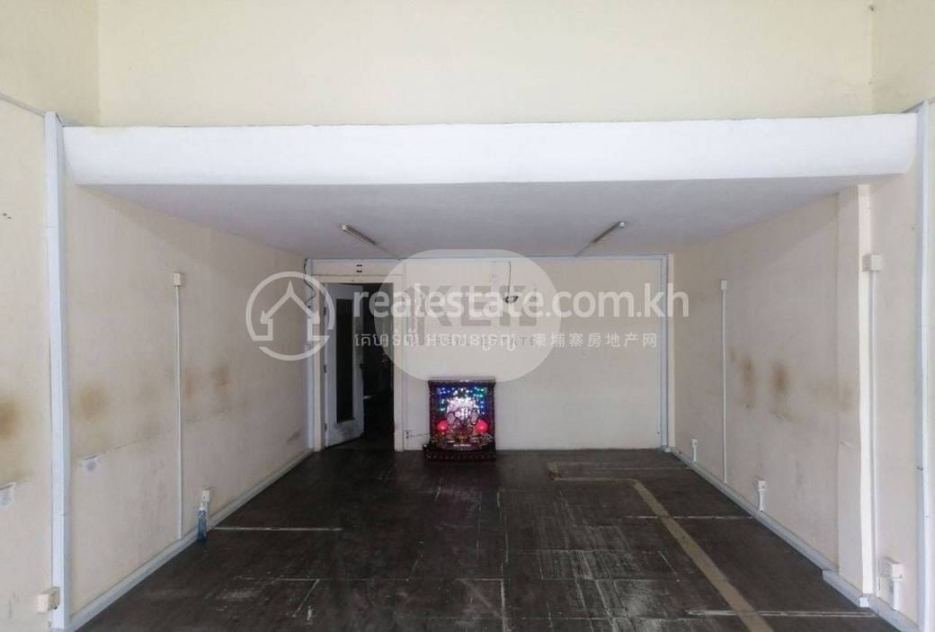 ផ្ទះលក់ដូរ សំរាប់ជួល នៅToul Kork តម្លៃ $1,000