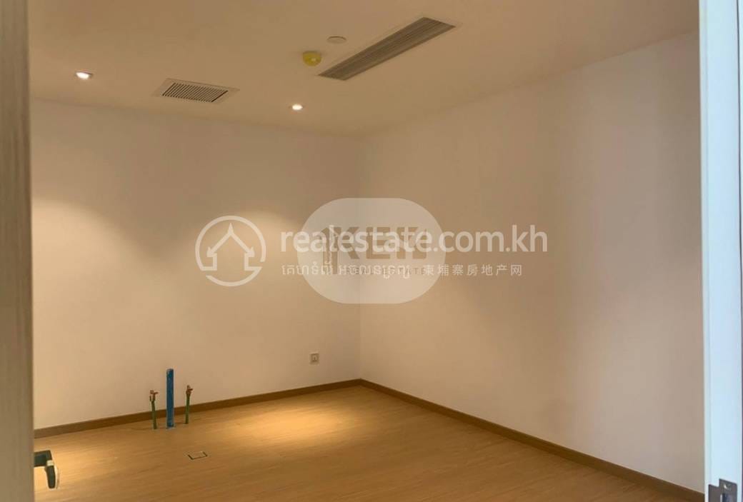 Offices For Rent in 7 Makara $1,206