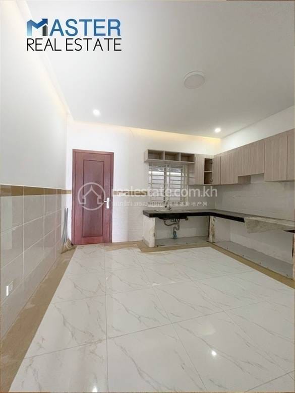 192 sqm Living Size Shophouse For Sale & Rent in Sihanoukville