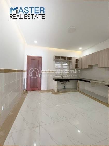 192 sqm Living Size Shophouse For Sale & Rent in Sihanoukville