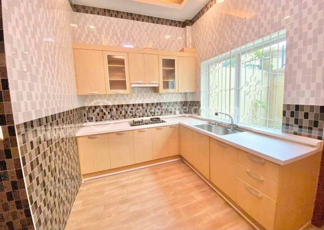 Chamkarmon排屋出租，价格$1,200