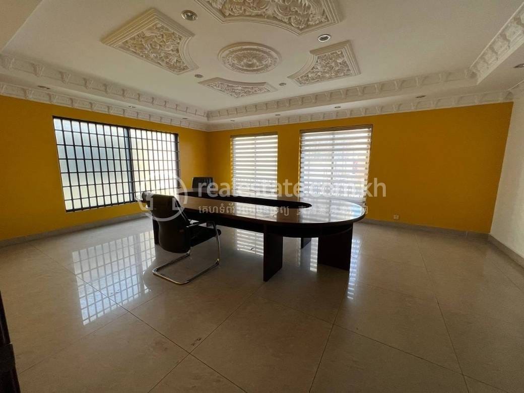 Offices For Rent in Daun Penh $2,700