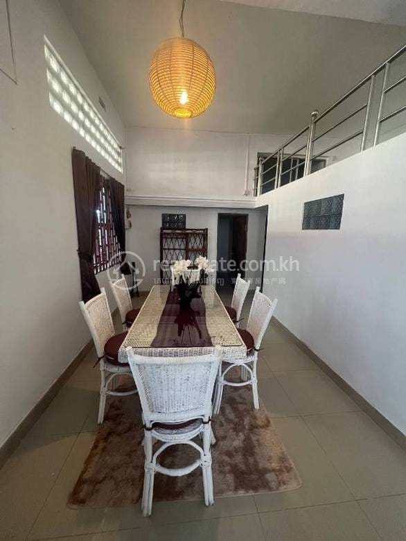Apartment For Rent in Phsar Chas, Daun Penh, Phnom Penh
