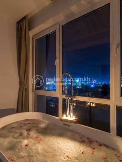 2 Bedrooms Apartmán K pronájmu for $1,200