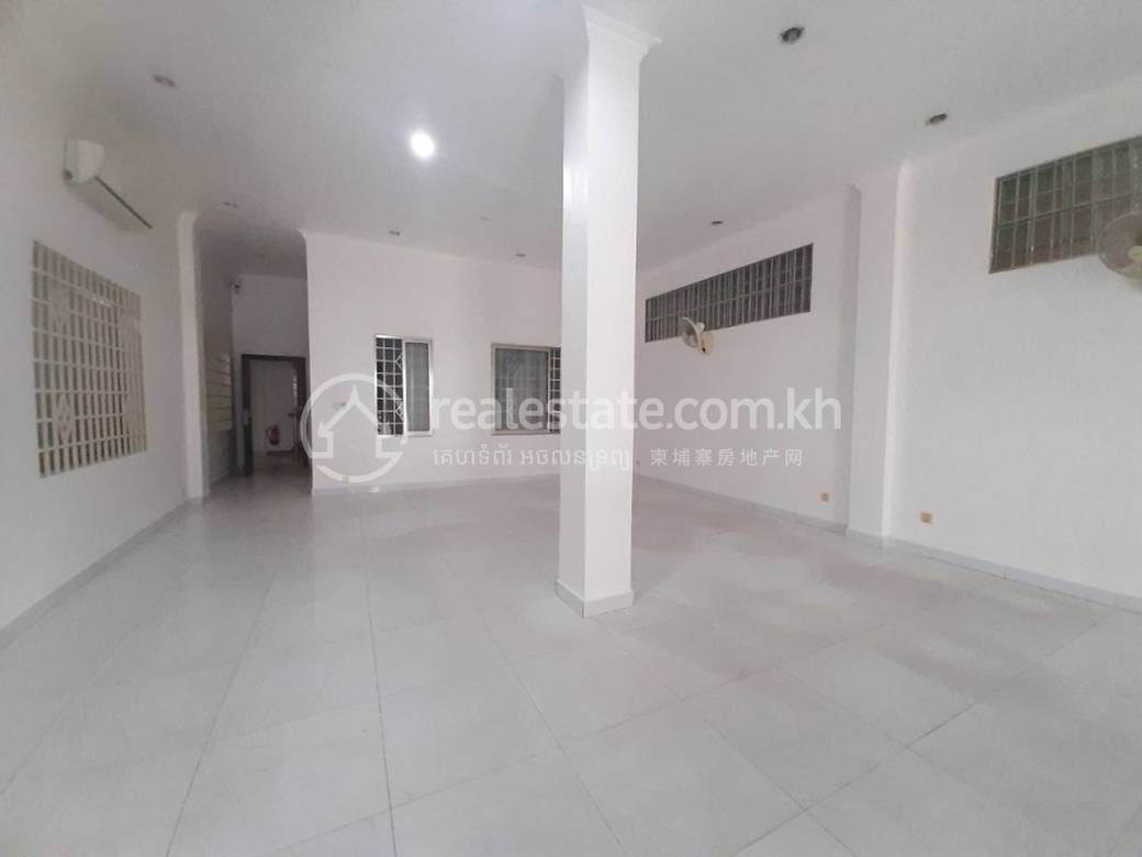 Chroy Changvar建筑出租，位于Chroy ChangvarChroy Changvar，价格$2,500