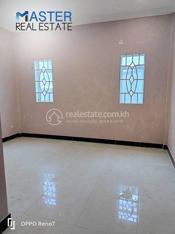 Sihanoukville店屋出售，价格$180,000