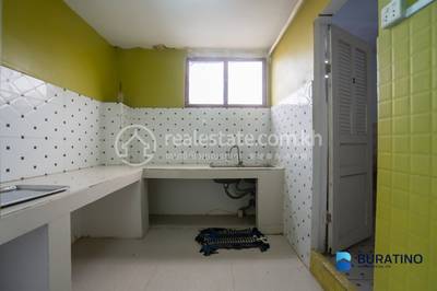 С мебелью House and lot Для Продажи