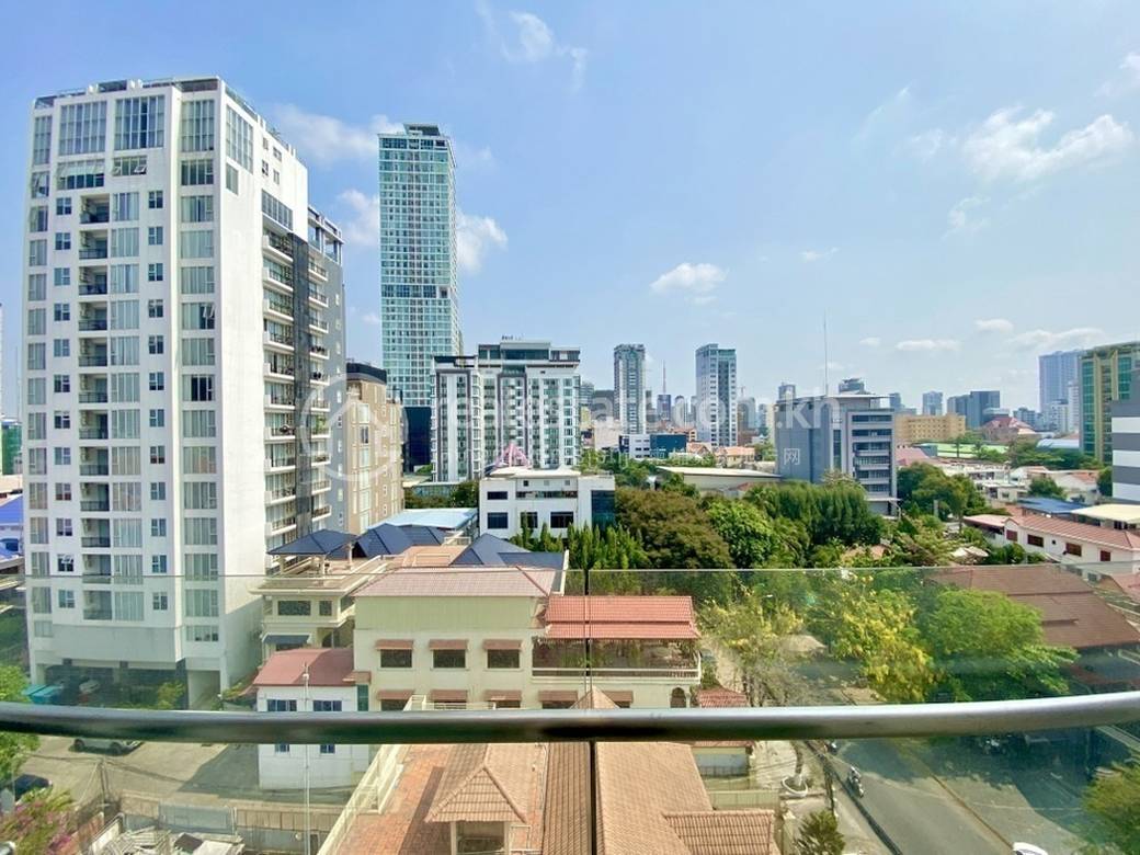J Tower Condo | $550 Byt