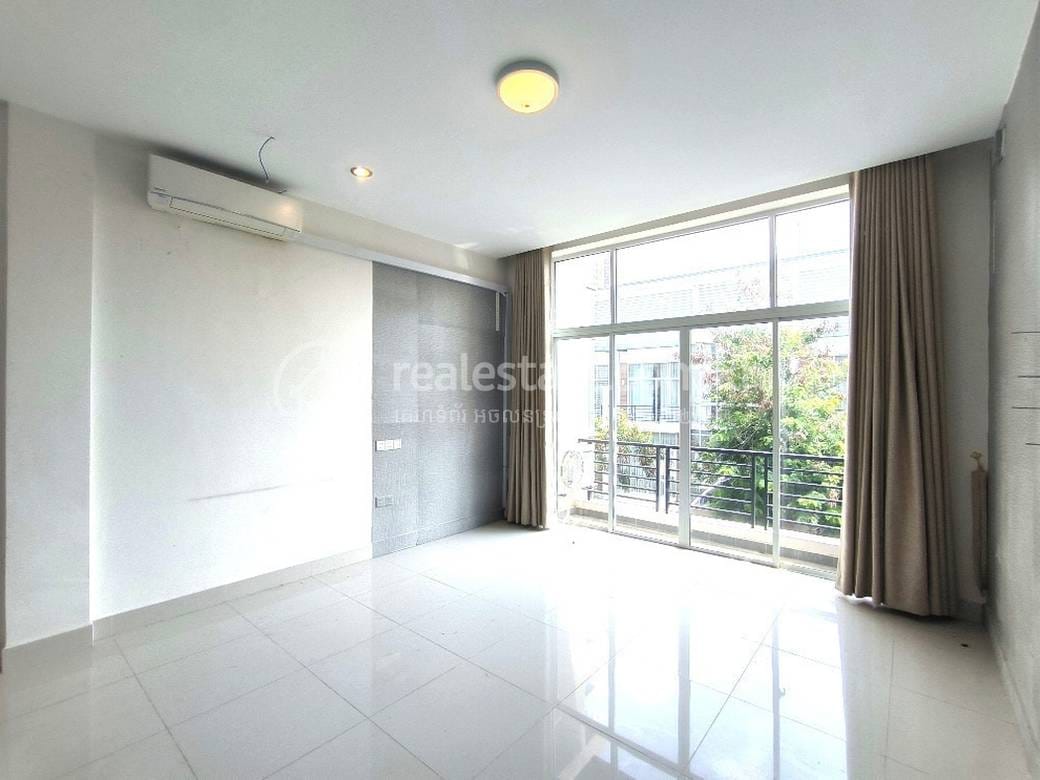 Nirouth House and lot For Sale & Rent in Nirouth