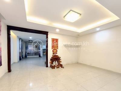 Borey Peng Huoth: The Star Platinum Mercurean I