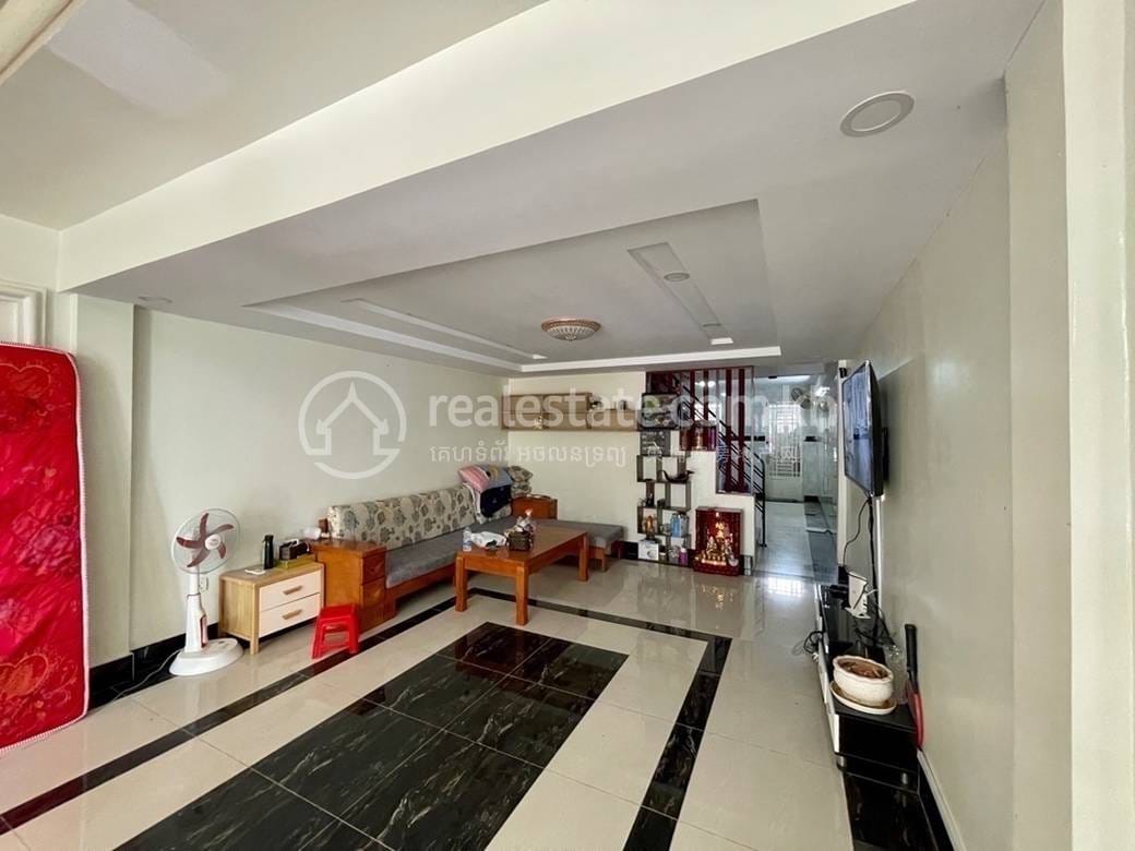 Chbar AmpovHouse and lot出售，价格$135,000