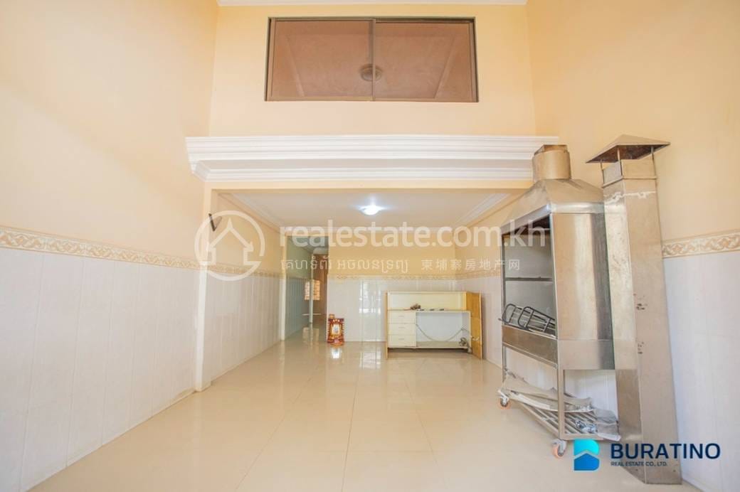 ផ្ទះល្វែងសម្រាប់លក់