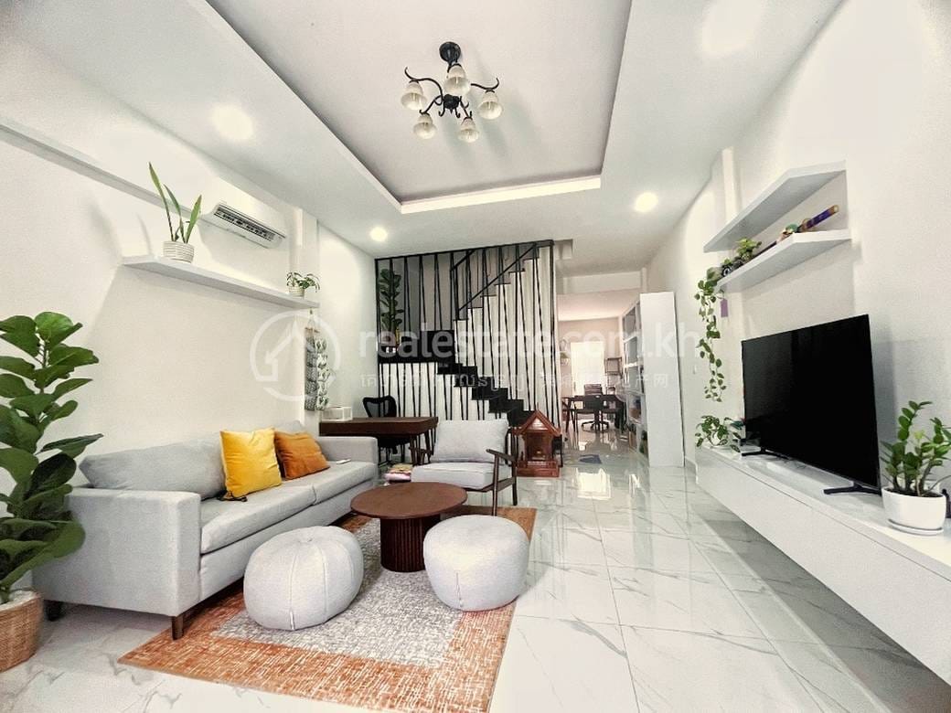 Chaom Chau 1联排住宅出售，位于Chaom Chau 1