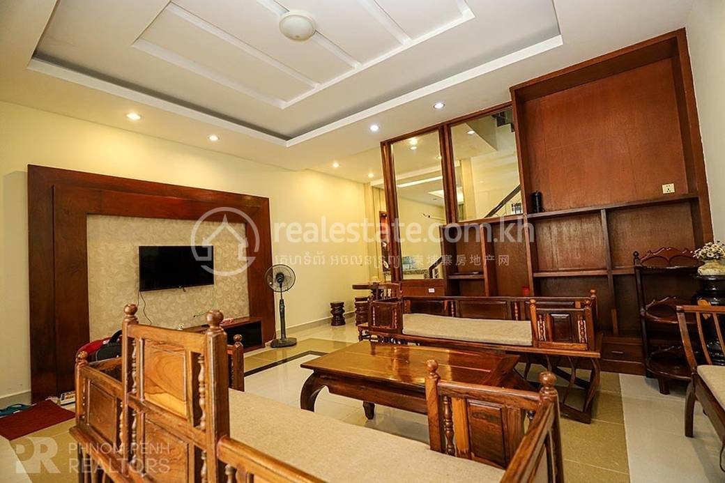 Řadový dům K pronájmu in 2004, Ou Baek K'am, Sen Sok, Phnom Penh