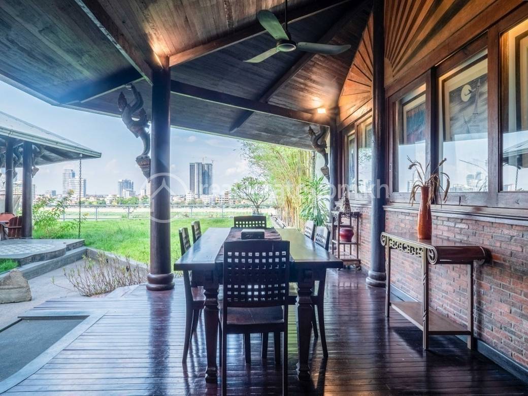 Zařízeno Penthouse K pronájmu