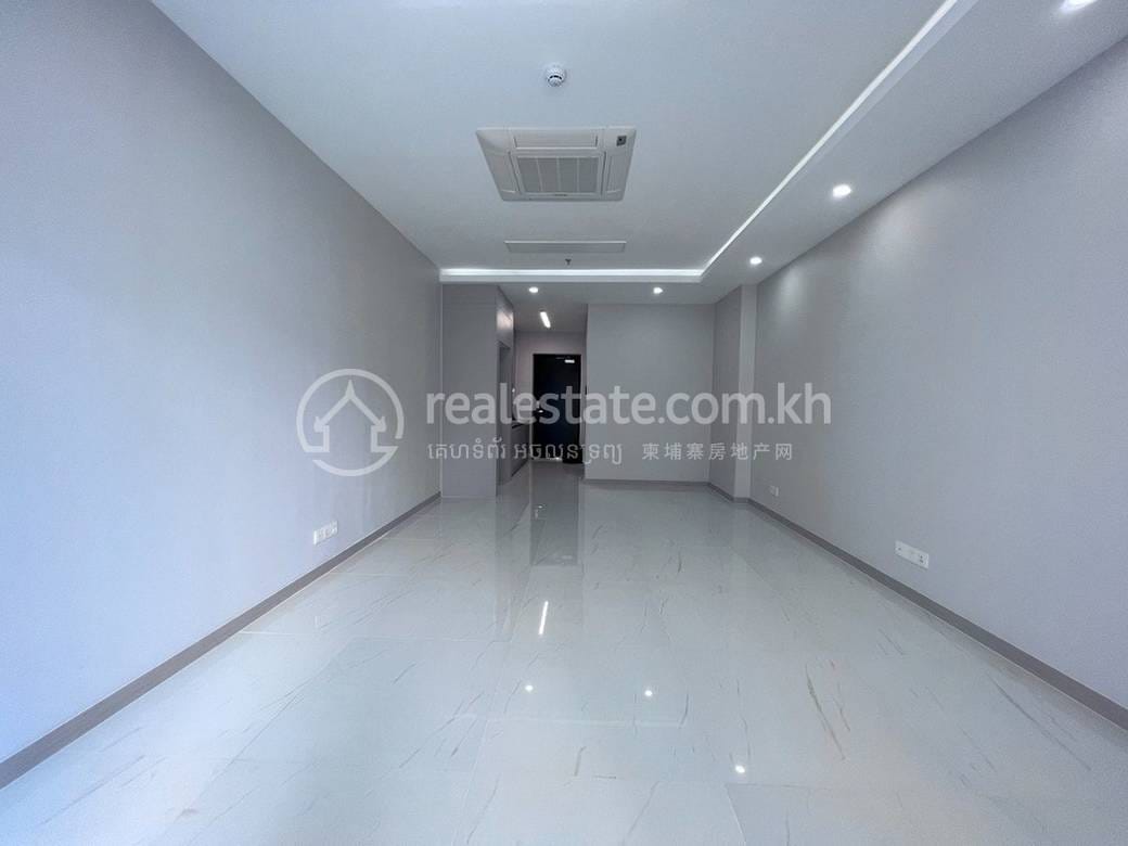 Apartment For Rent with 1 Parking Space