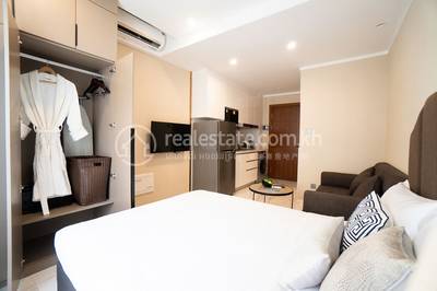 R8 R8, ស្រះចក, ដូនពេញ, ភ្នំពេញ