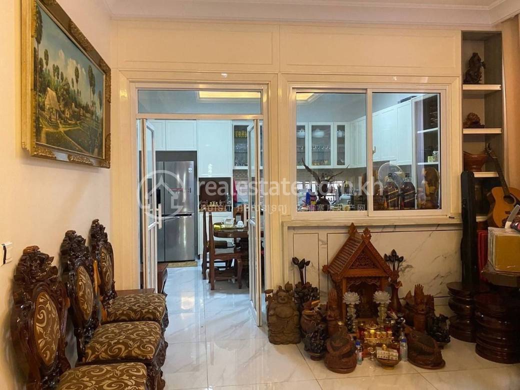 Villa For Sale in Nirouth, Chbar Ampov, Phnom Penh