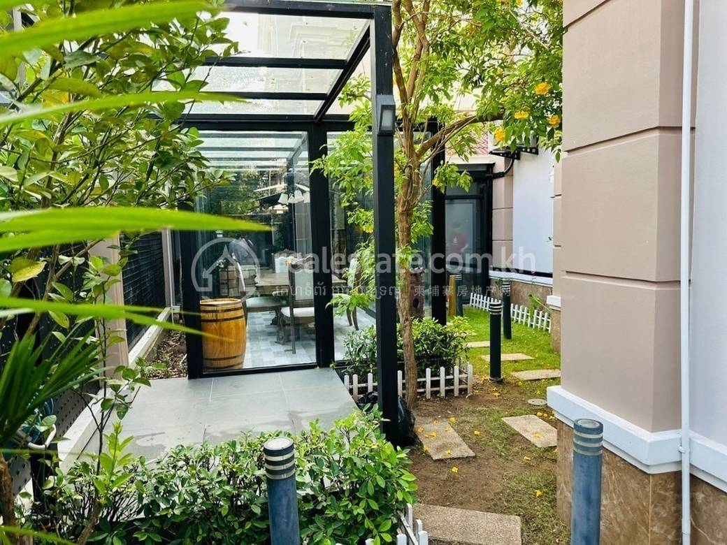 Borey Peng Huoth : Euro Park | 침실 5개 별장 임대 - $7,900