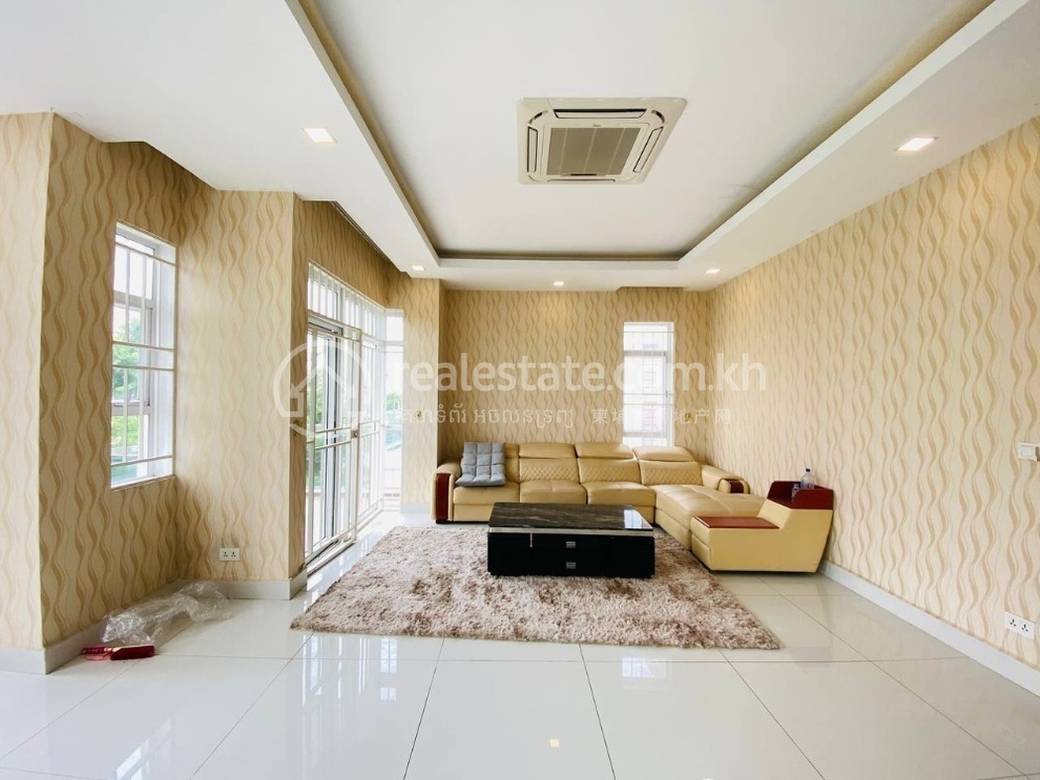 Villa For Rent with 2 Parking Space