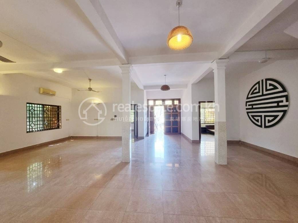 Villa À louer à Chroy Changvar $1,500