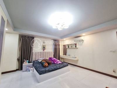 ទន្លេបាសាក់, ចំការមន, ភ្នំពេញ